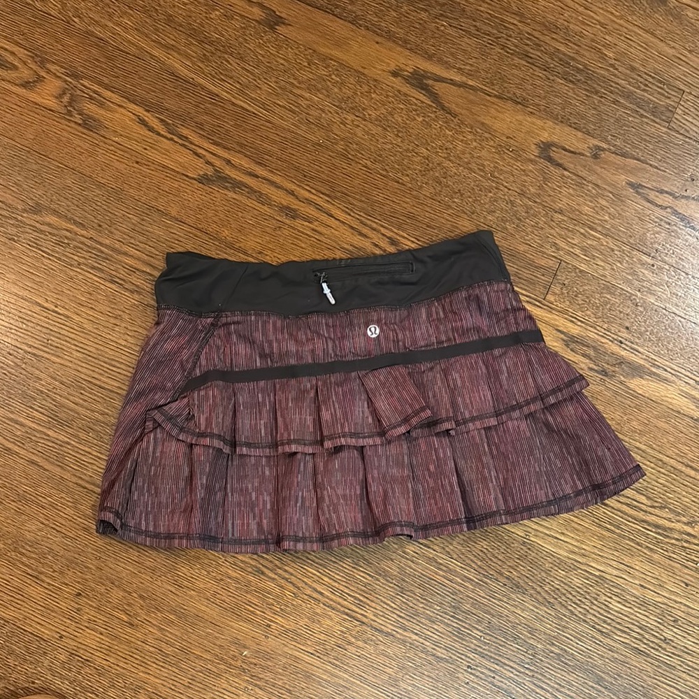 LULULEMON Skort Womens Size 6 Pace Setter Tennis Run Golf Lined Ruffled Wee Are